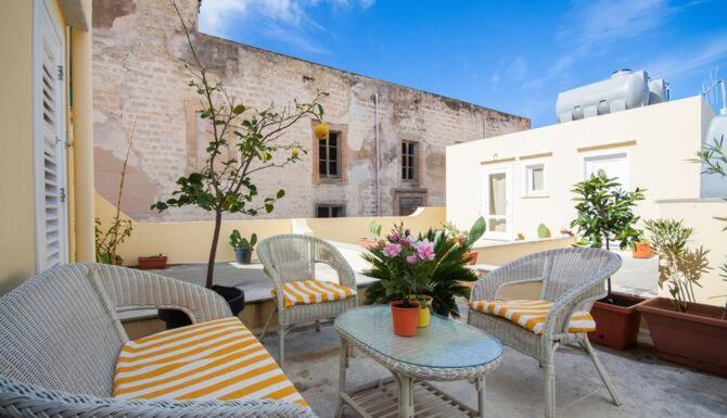 Angelo Apartments & Rooms Trapani Exteriör bild