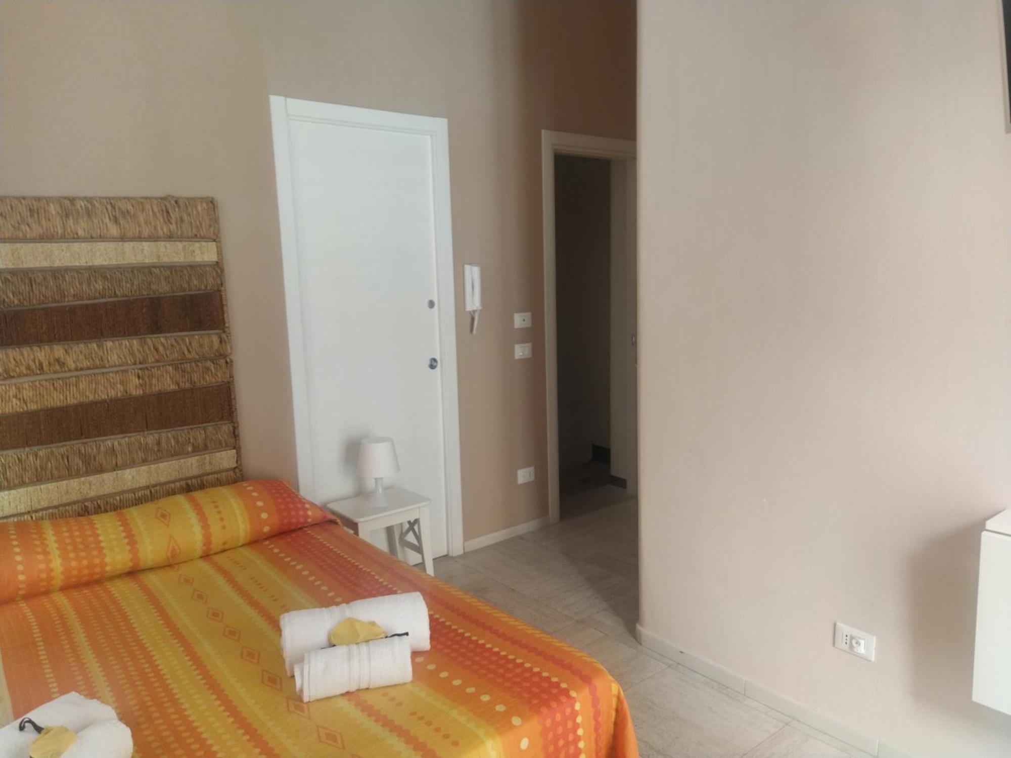 Angelo Apartments & Rooms Trapani Rum bild
