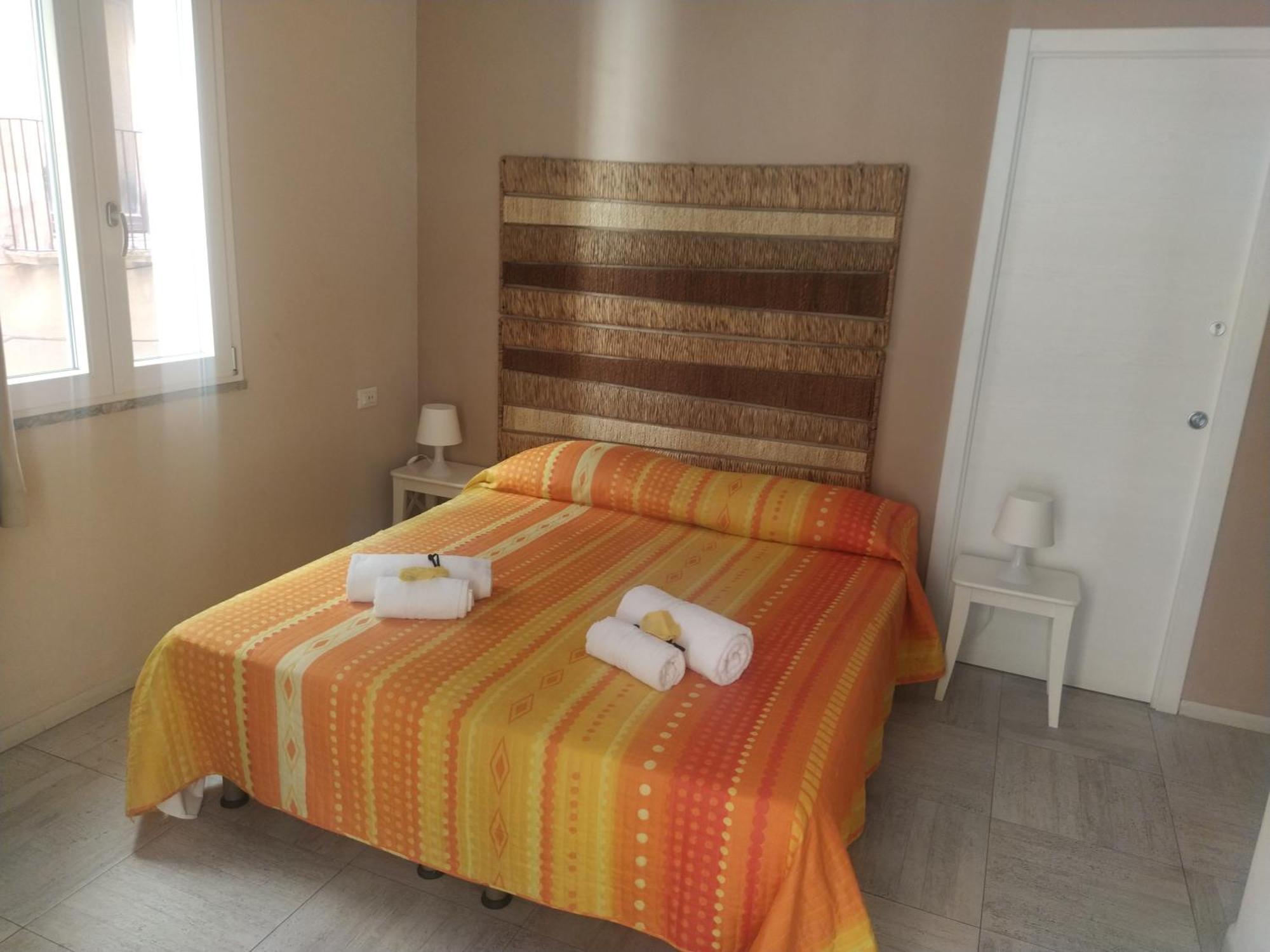 Angelo Apartments & Rooms Trapani Rum bild