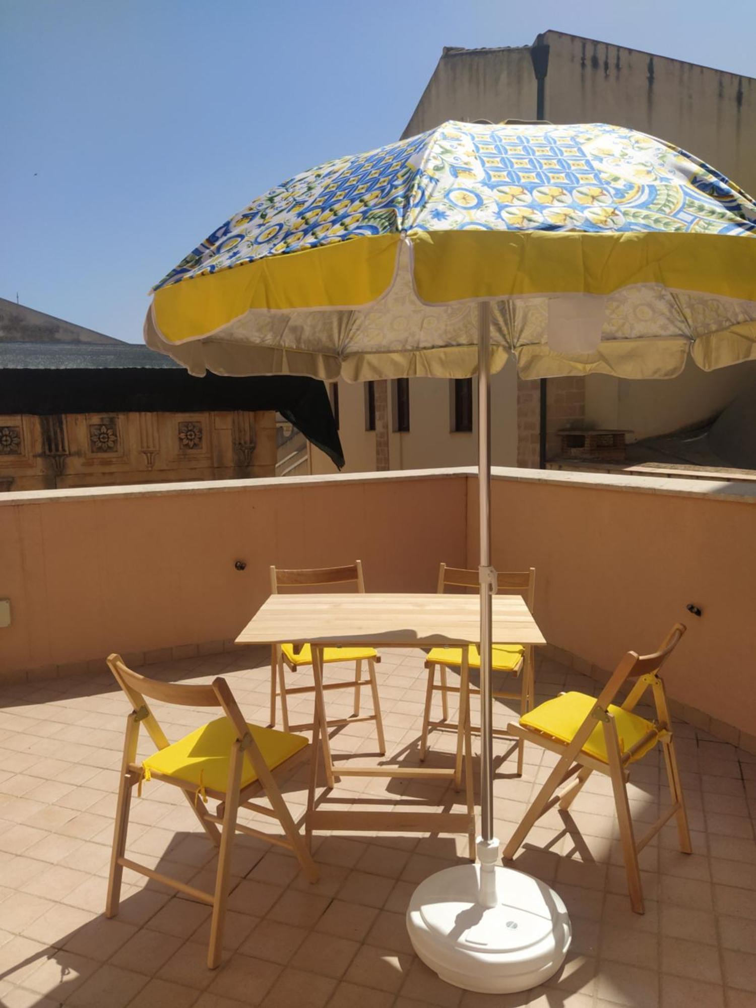 Angelo Apartments & Rooms Trapani Rum bild